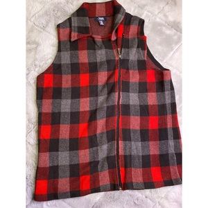 Chaps Buffalo checker black and red plaid sweater vest large